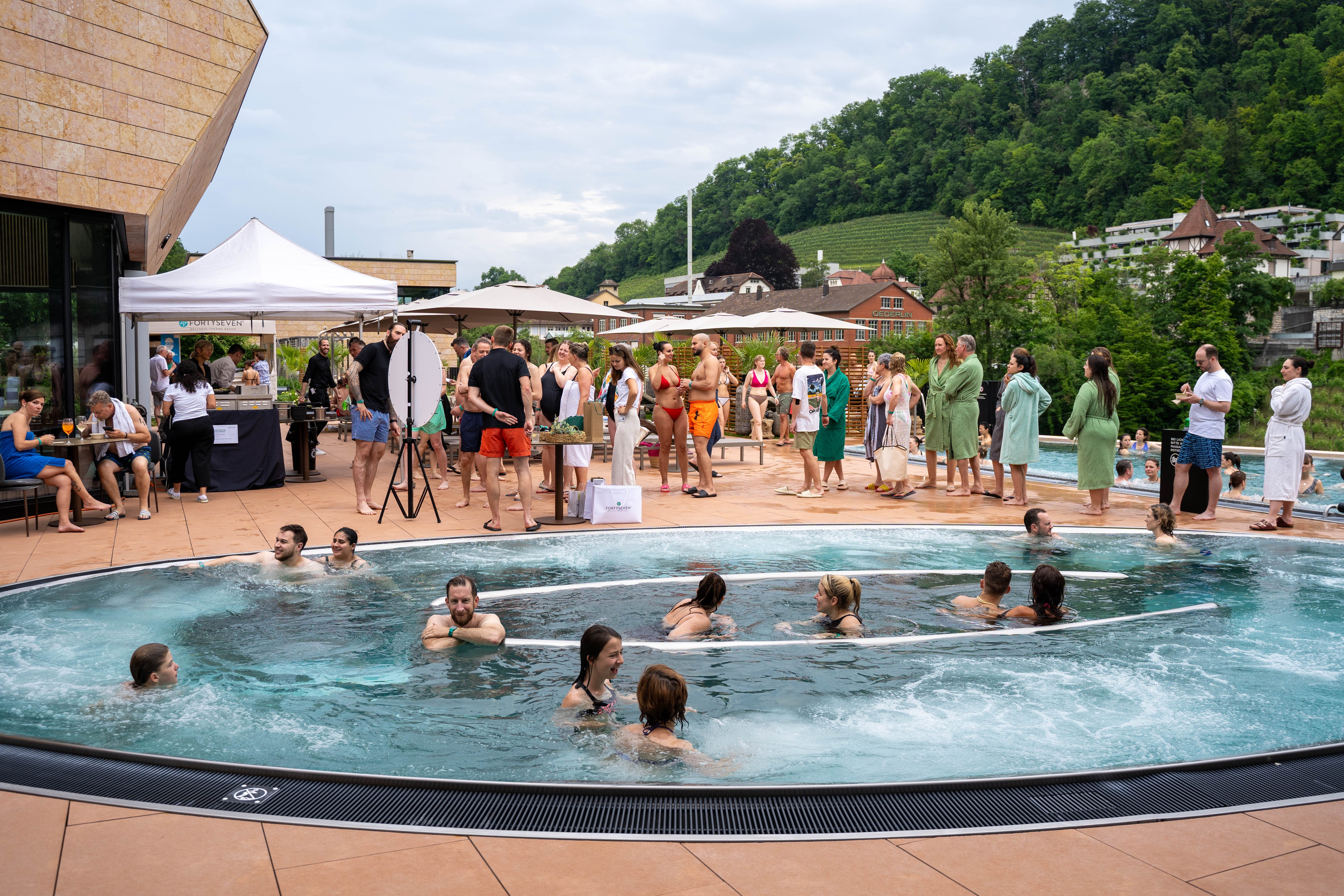 Im FORTYSEVEN wurde der Sommer auch ohne Sonnenschein eingeläutet (c) Anina Meier