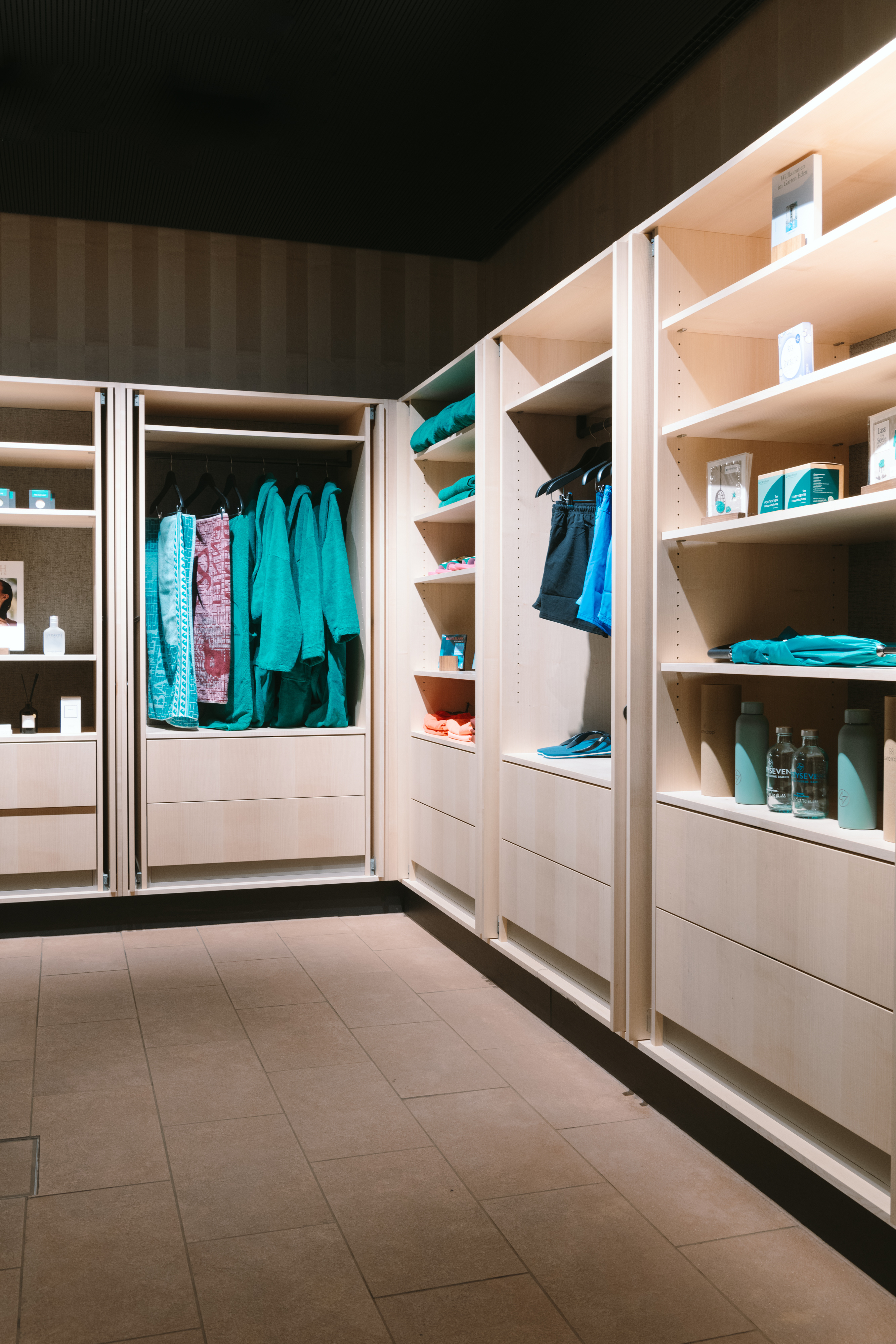 Empfangsshop_FORTYSEVEN_(c) ThermalBaden AG Tobias Westen (3)